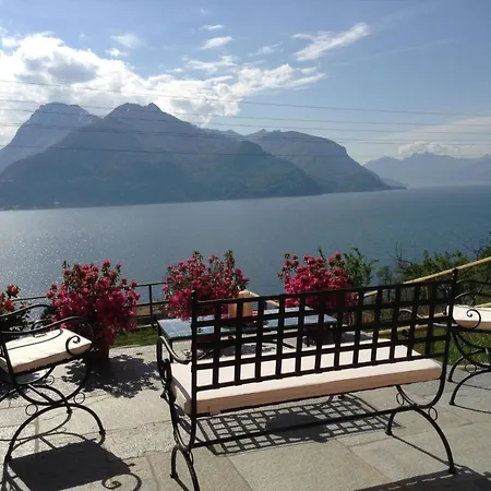 Mit Terrasse Und Tollem See- Und Bergblick By Interhome *